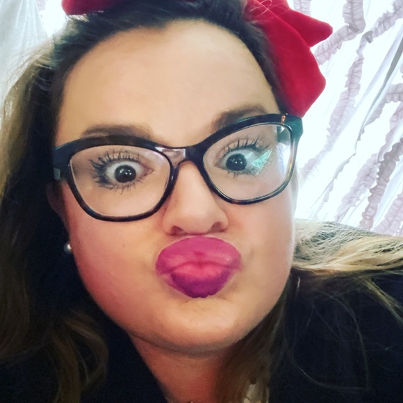 Meet your Posher, Elizabeth - Picture 15 of 16